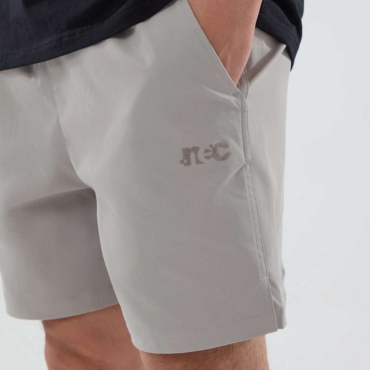 New Era NEC Logo Beige Oversized Shorts-kentox