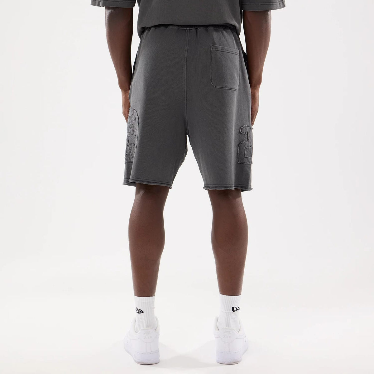 New Era Street Archived Black Oversized Shorts-kentox