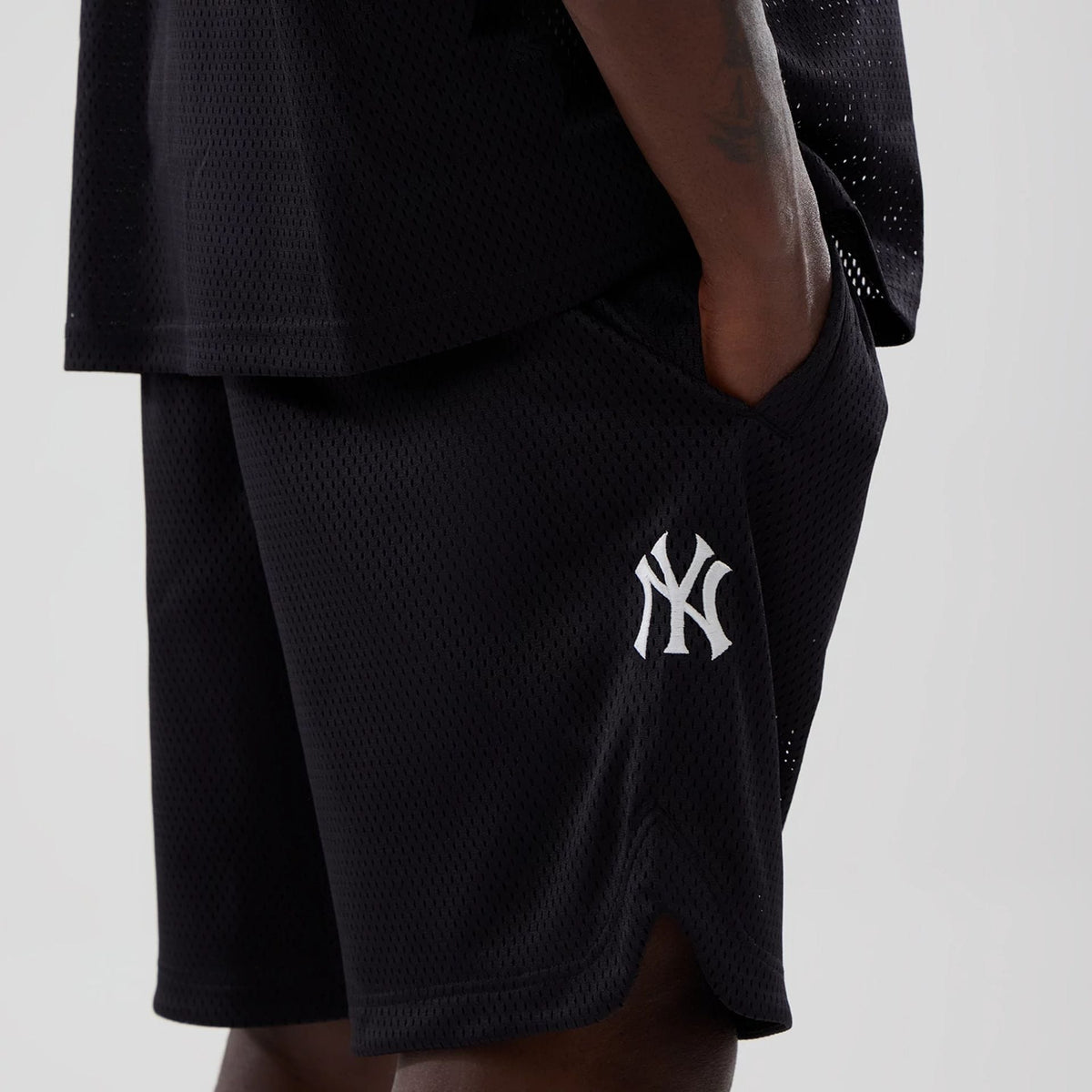New York Yankees MLB Mix League Black Oversized Mesh Shorts-kentox