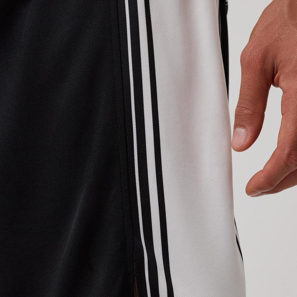 New Era Mesh Black Oversized Shorts-kentox