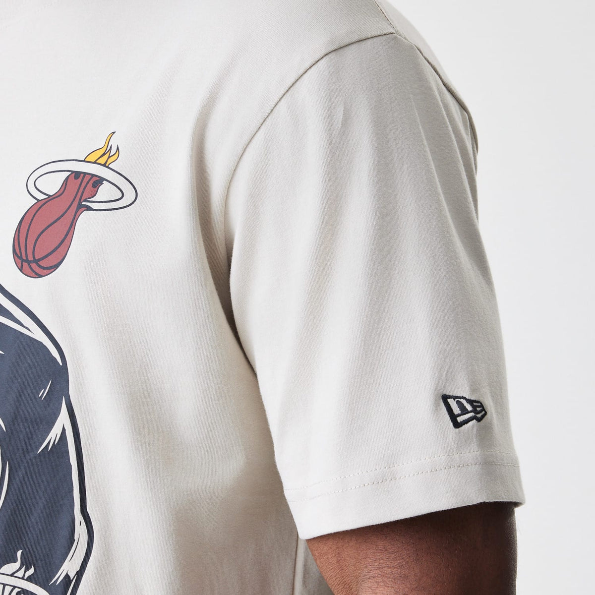 Miami Heat Modern Driver Light Beige T-Shirt-kentox