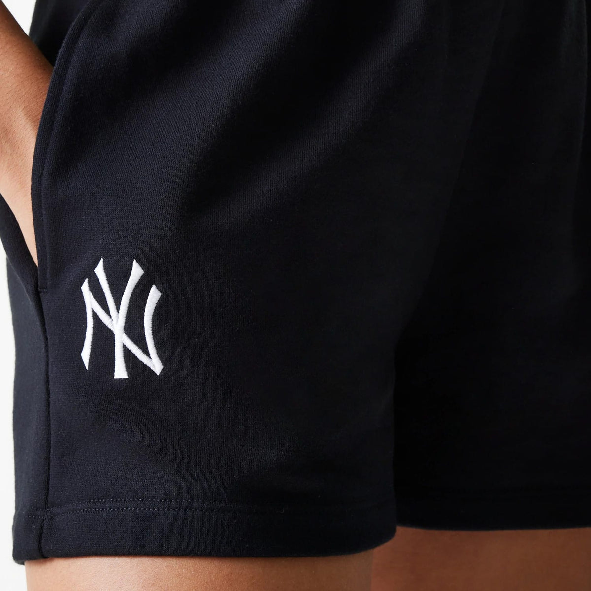 New York Yankees Womens MLB Midi League Essential Black Shorts-kentox