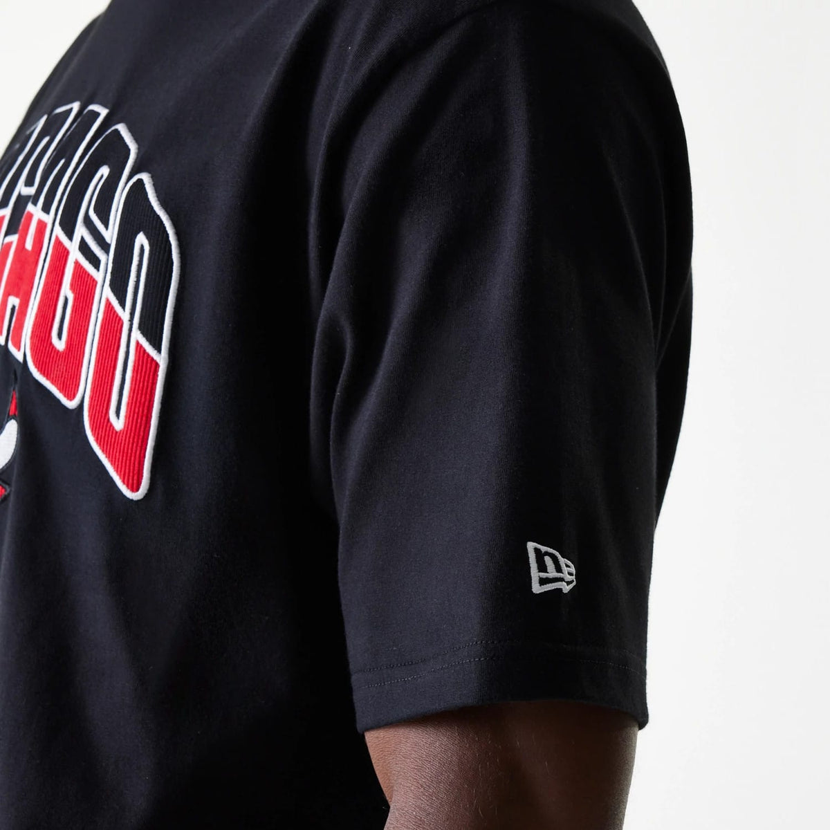 Chicago Bulls NBA Arch Graphic Black Oversized T-Shirt-kentox