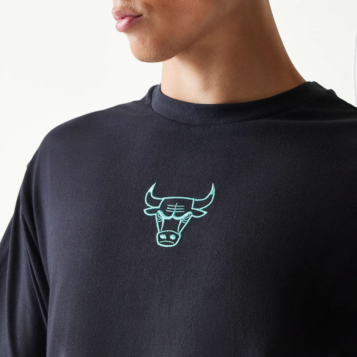 Chicago Bulls NBA League Essential Black Oversized T-Shirt-kentox