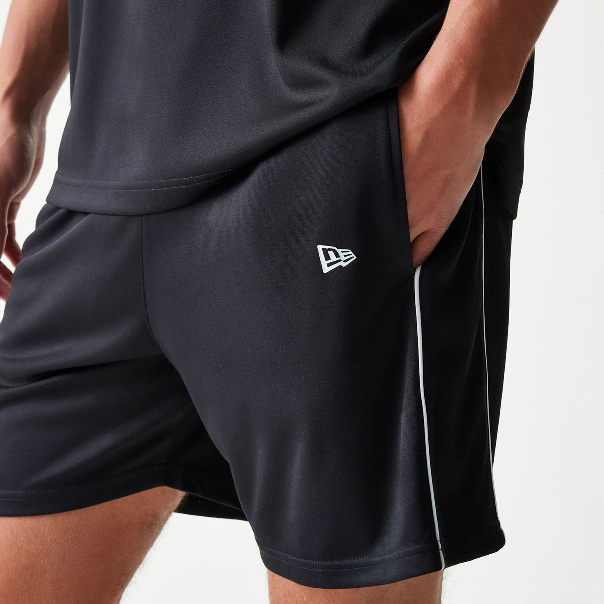 New Era Football Black Shorts-kentox