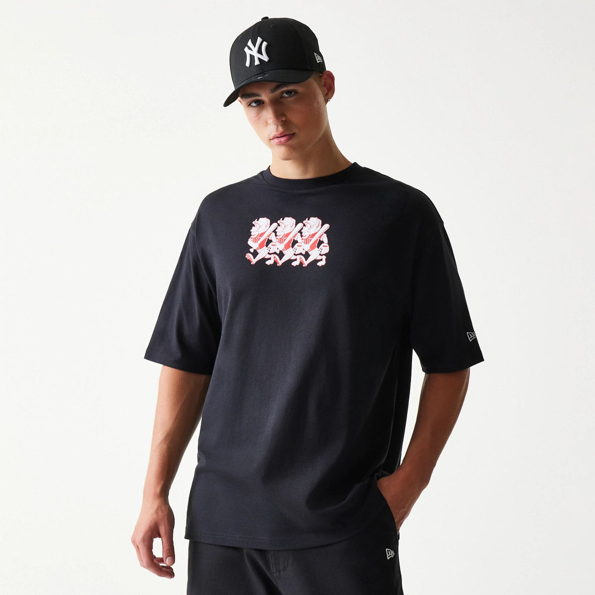 New Era Baseball Cows Character Graphic Black Oversized T-Shirt-kentox