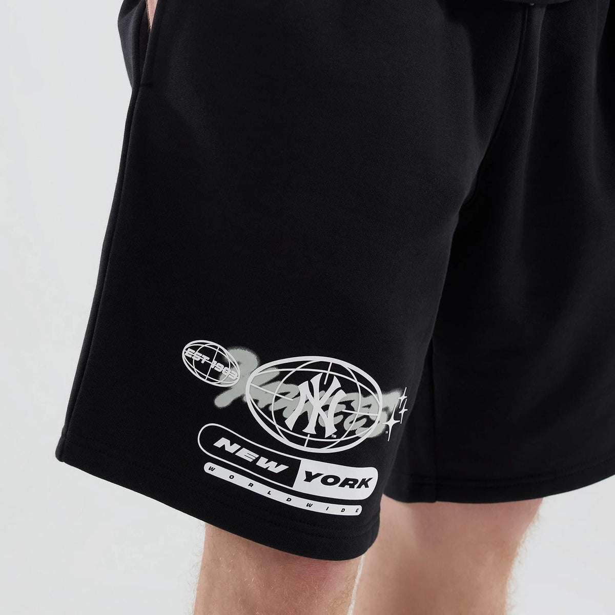 New York Yankees MLB Logo Graphic Black Oversized Shorts-kentox
