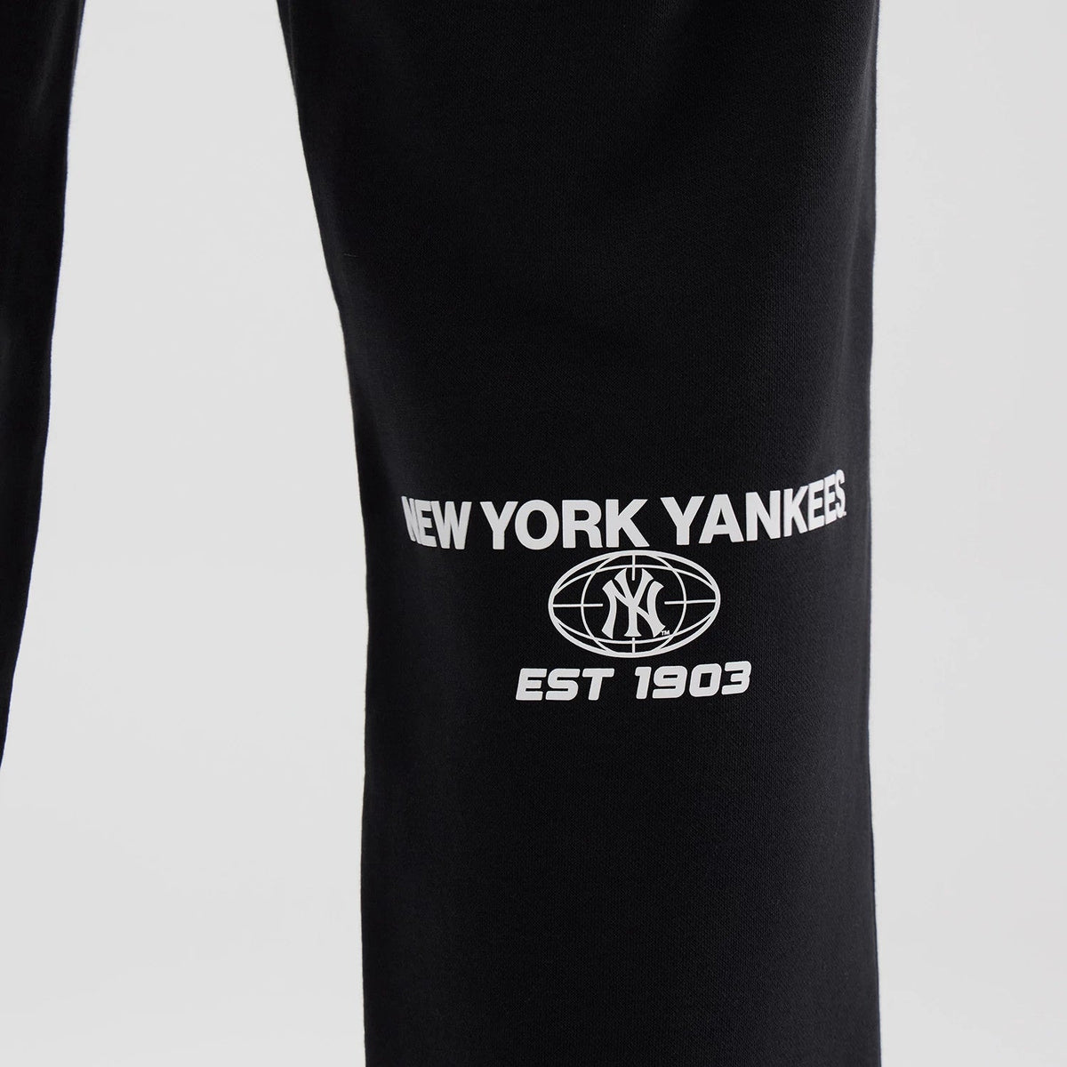 New York Yankees MLB Logo Graphic Black Straight Leg Joggers-kentox