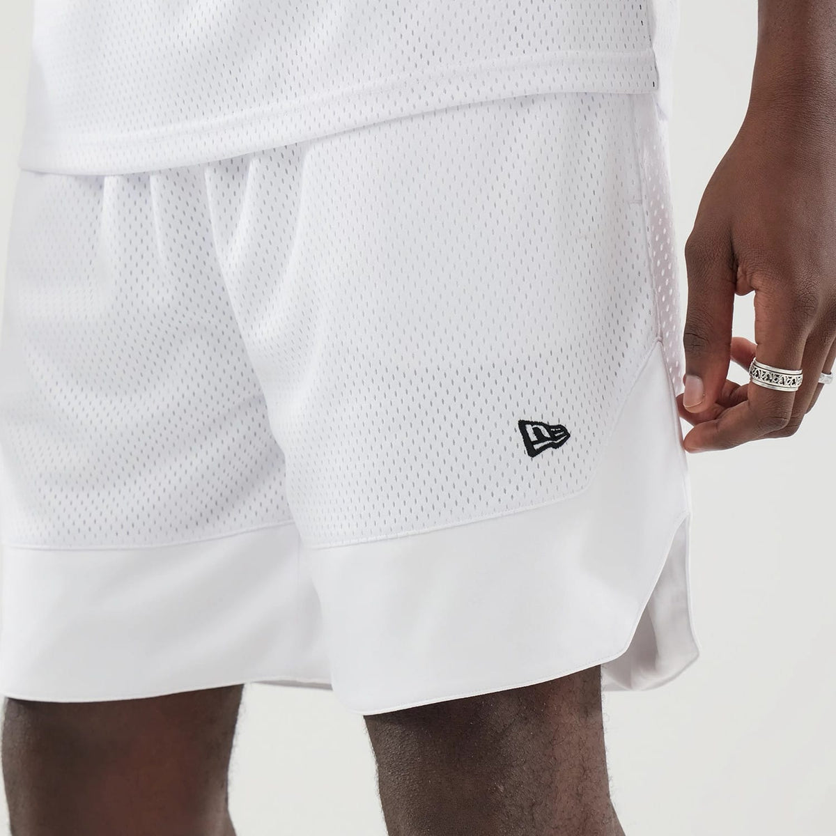 New Era Mesh White Oversized Shorts-kentox