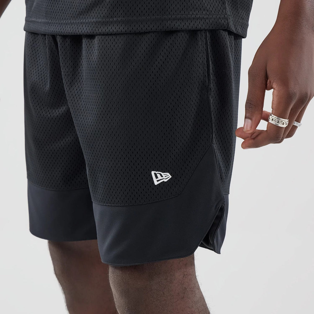 New Era Mesh Black Oversized Shorts-kentox