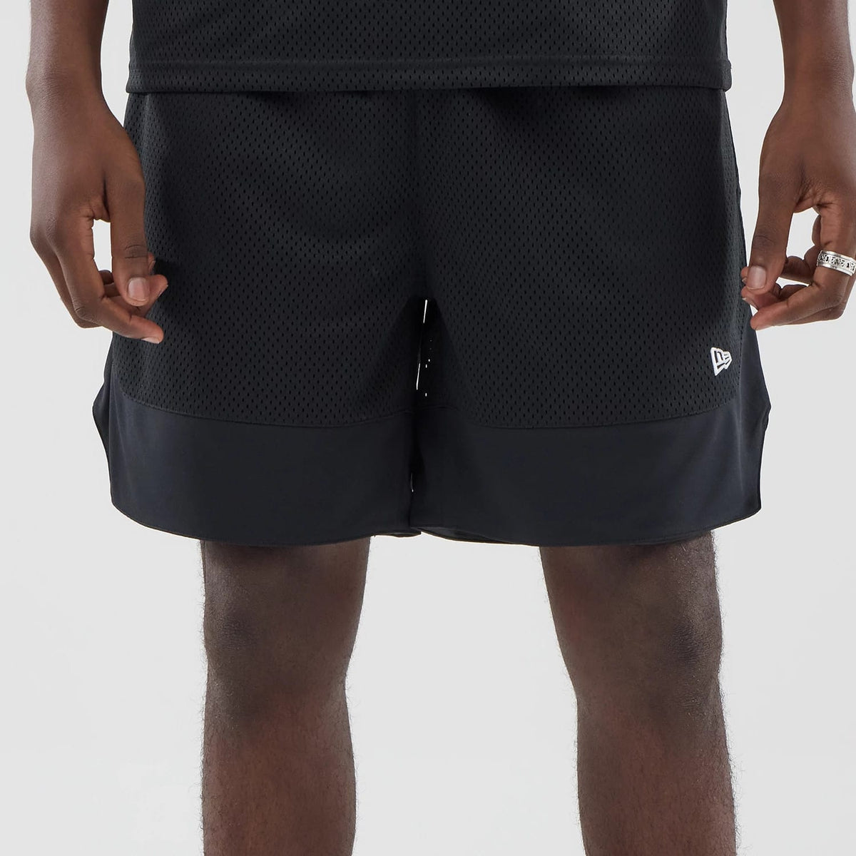 New Era Mesh Black Oversized Shorts-kentox